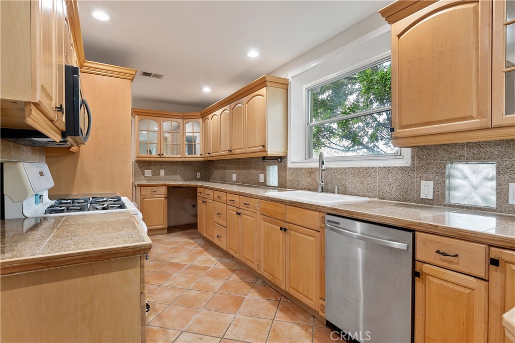 8856 Fullbright Avenue