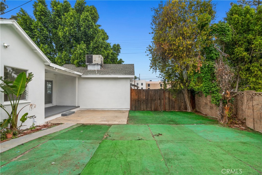 8856 Fullbright Avenue