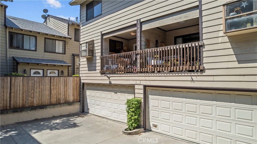 630 W Queen Street 10