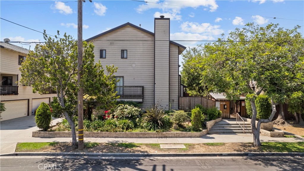 630 W Queen Street 10