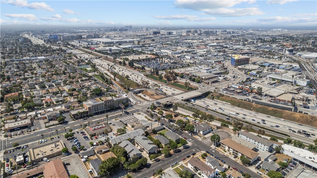 630 W Queen Street 10