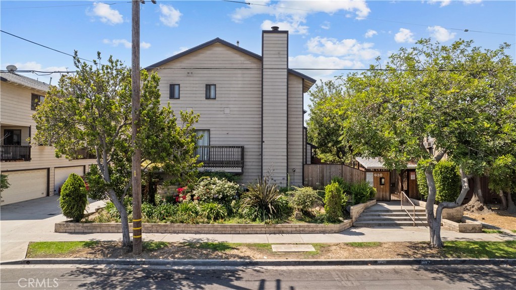 630 W Queen Street 10