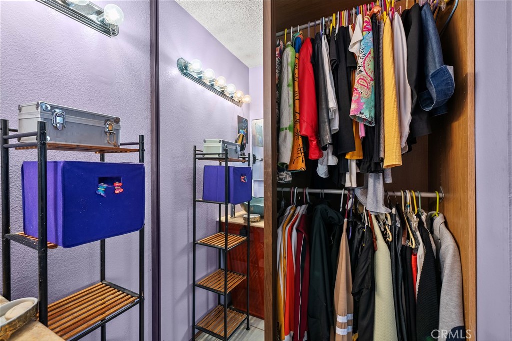 630 W Queen Street 10