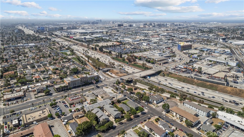 630 W Queen Street 10