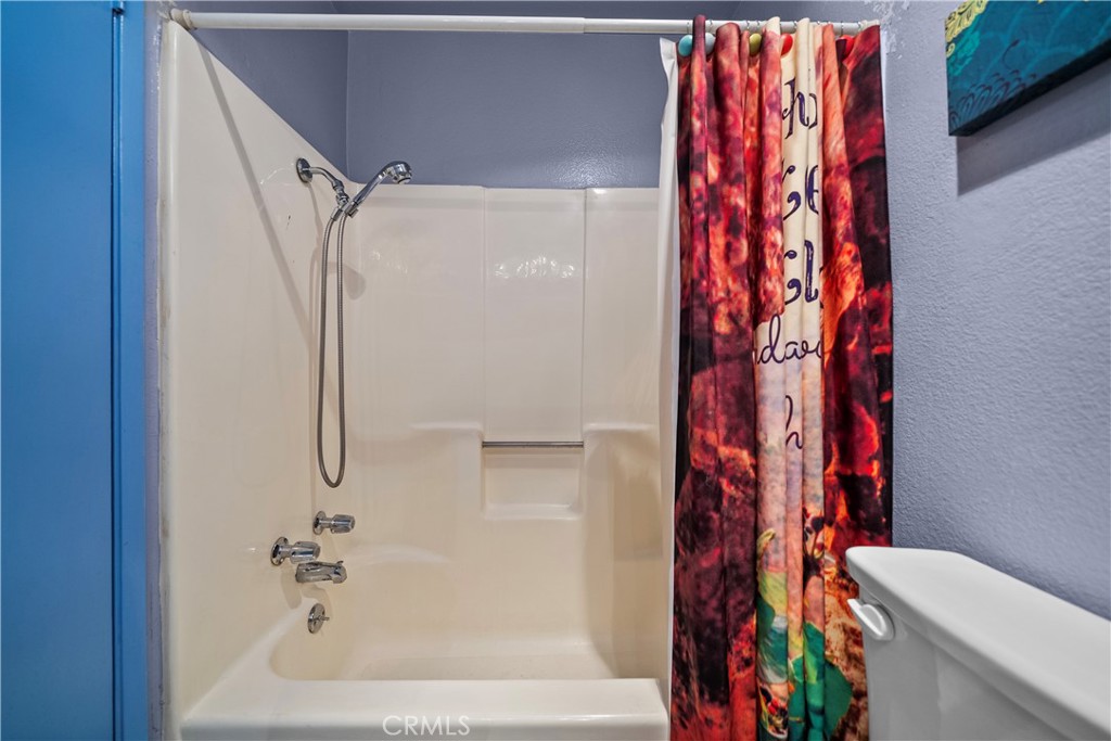 630 W Queen Street 10