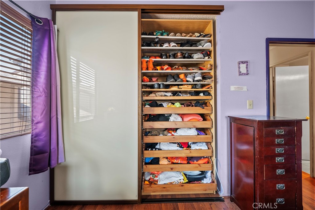 630 W Queen Street 10