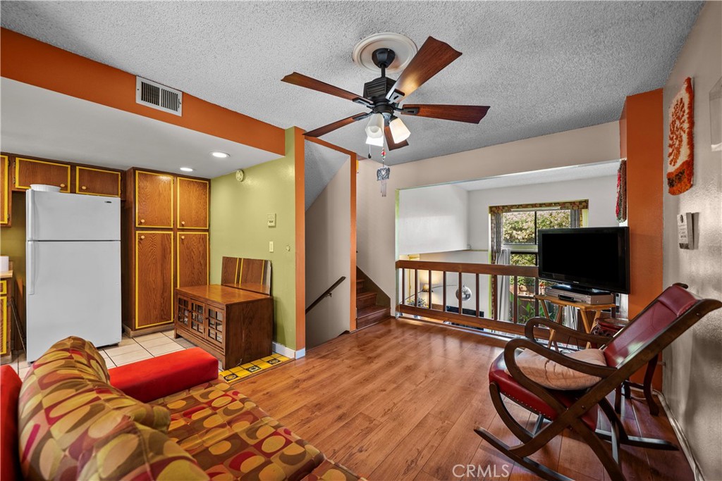 630 W Queen Street 10