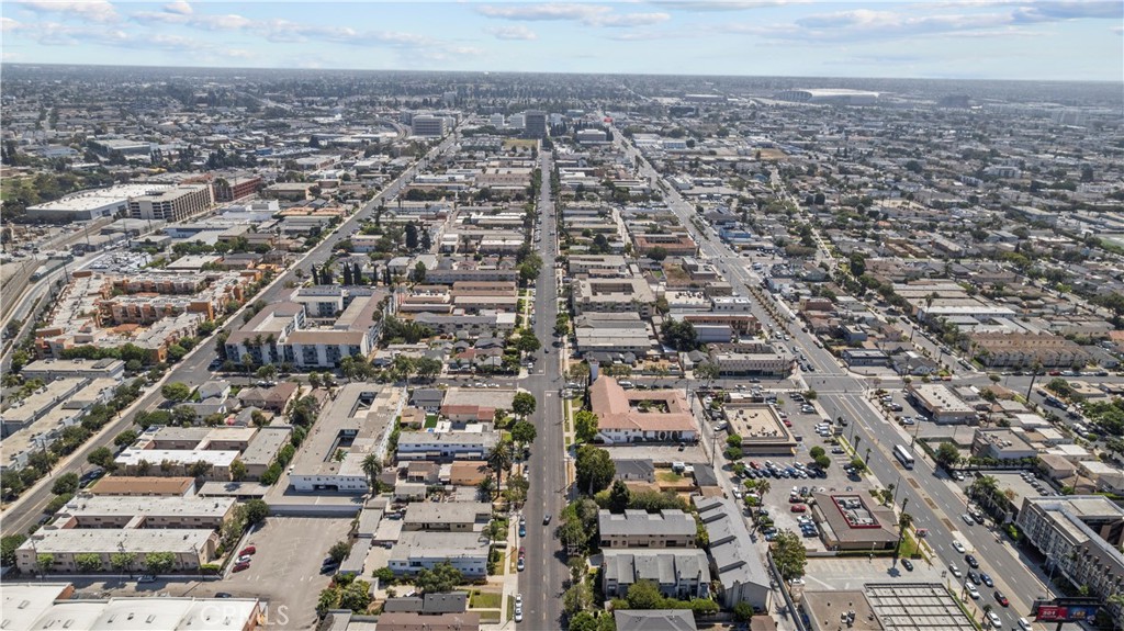 630 W Queen Street 10