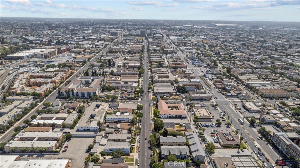 630 W Queen Street 10