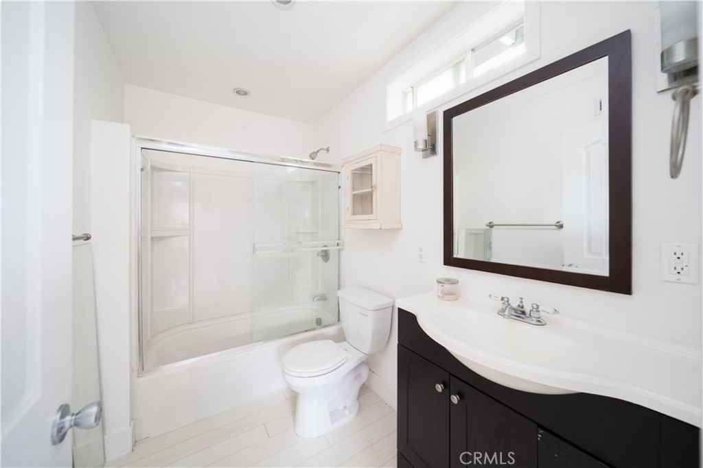 22149 Victory Boulevard