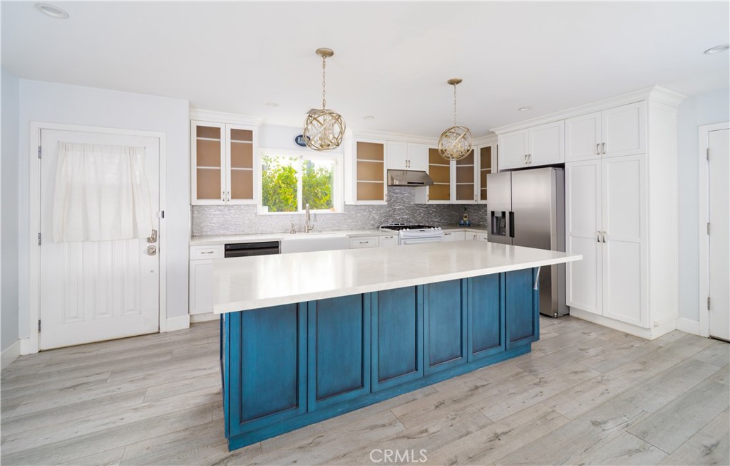 22149 Victory Boulevard