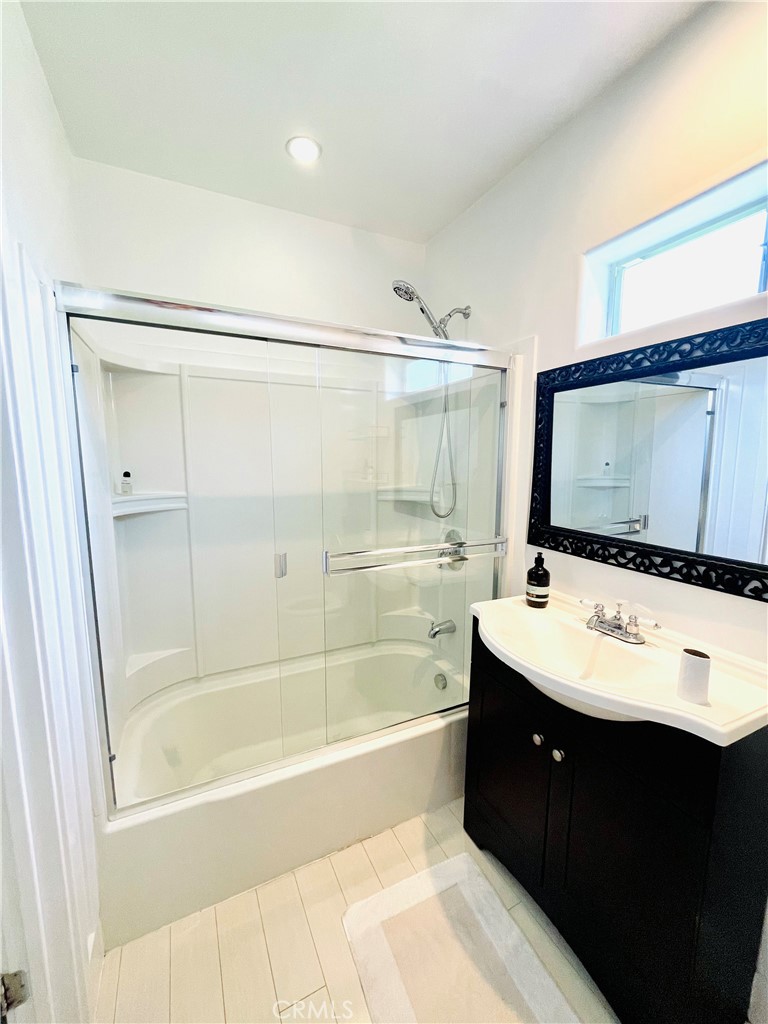 22149 Victory Boulevard