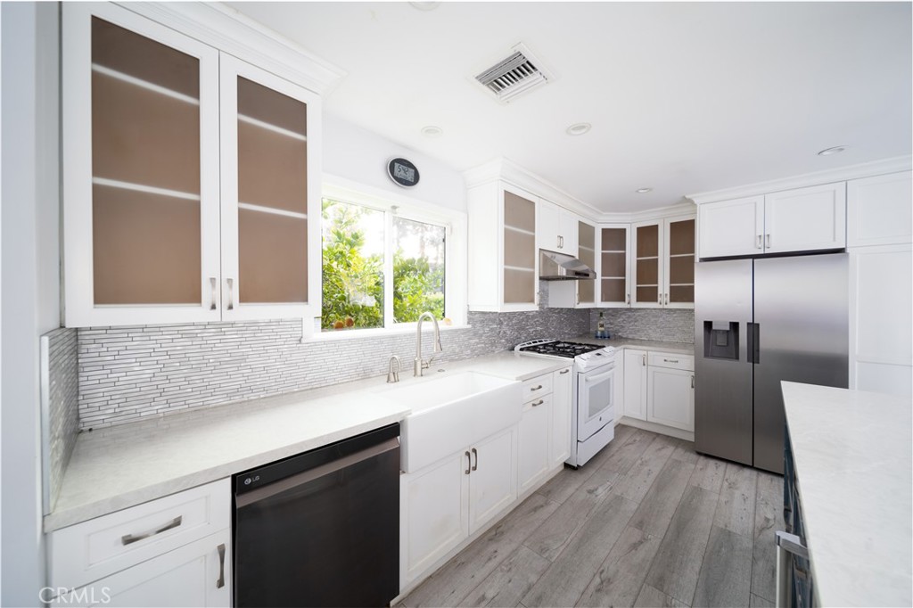 22149 Victory Boulevard