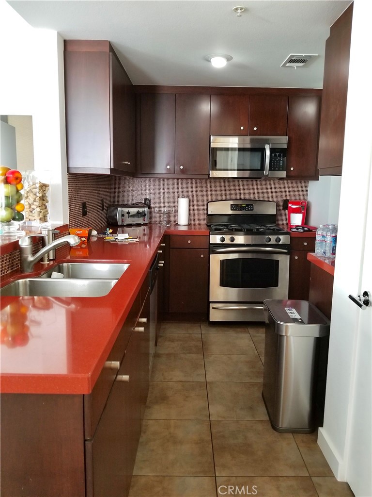 850 E Palm Canyon dr 203