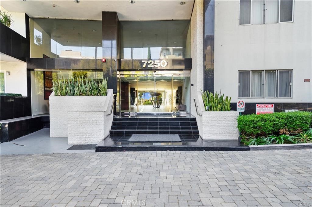 7250 Franklin 406