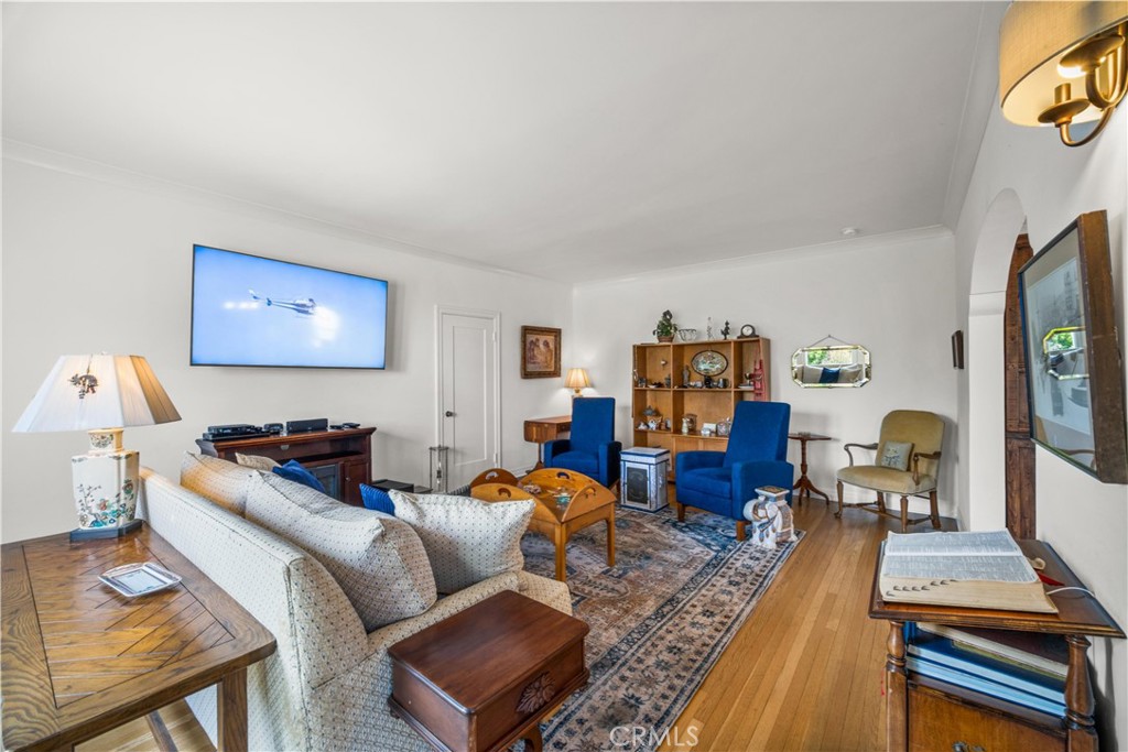 1245 S Hudson