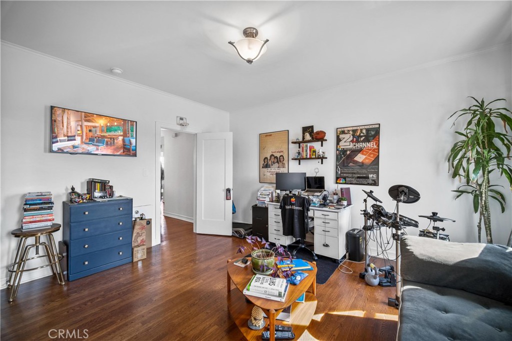 1245 S Hudson