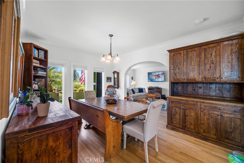 1245 S Hudson