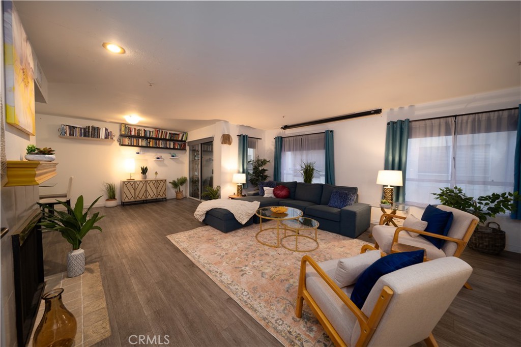 8744 Burnet 7