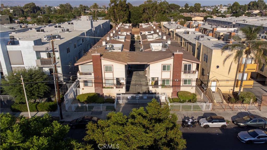 8744 Burnet 7