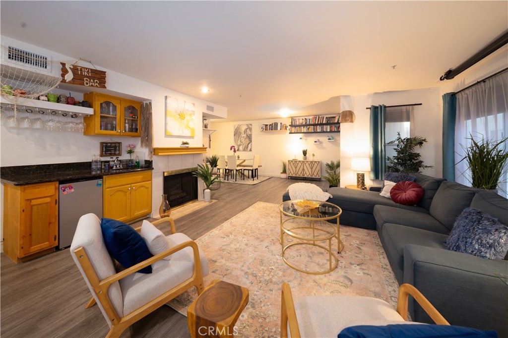 8744 Burnet 7