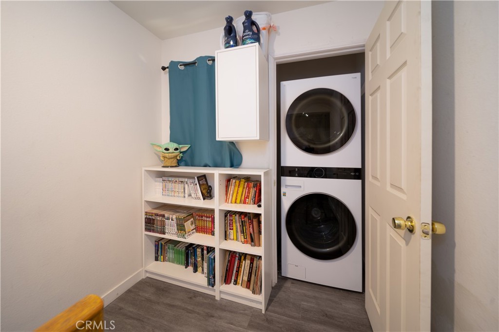 8744 Burnet 7