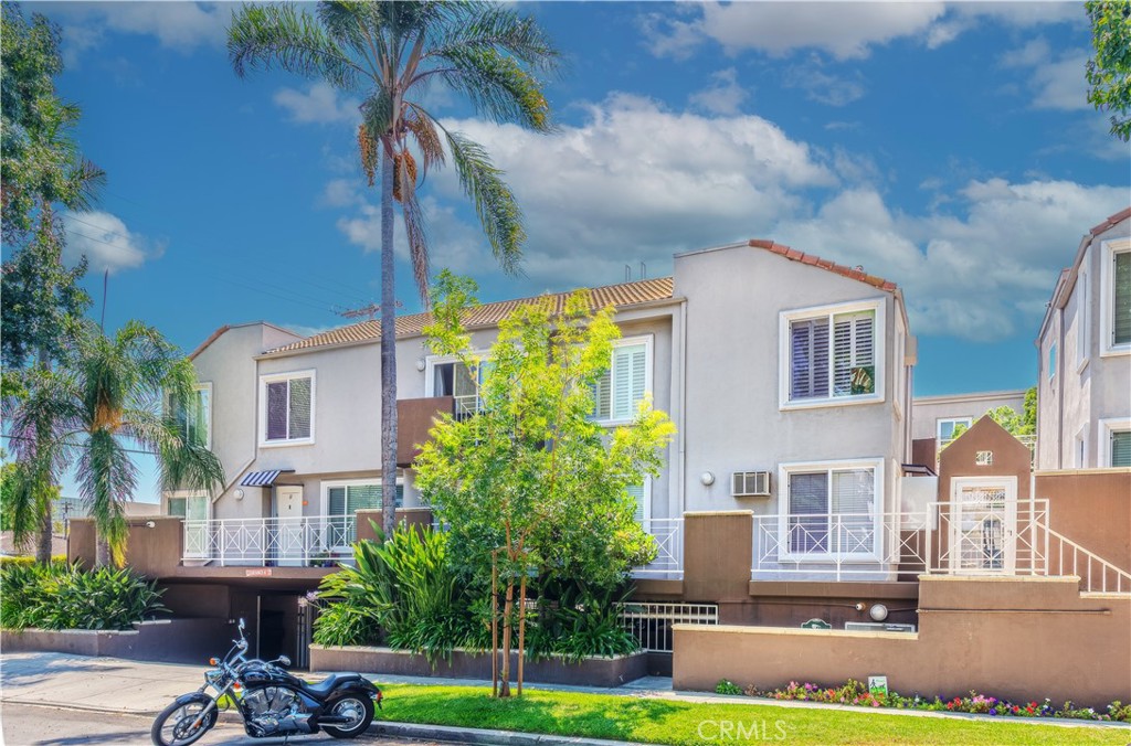 355 N Maple Street 203