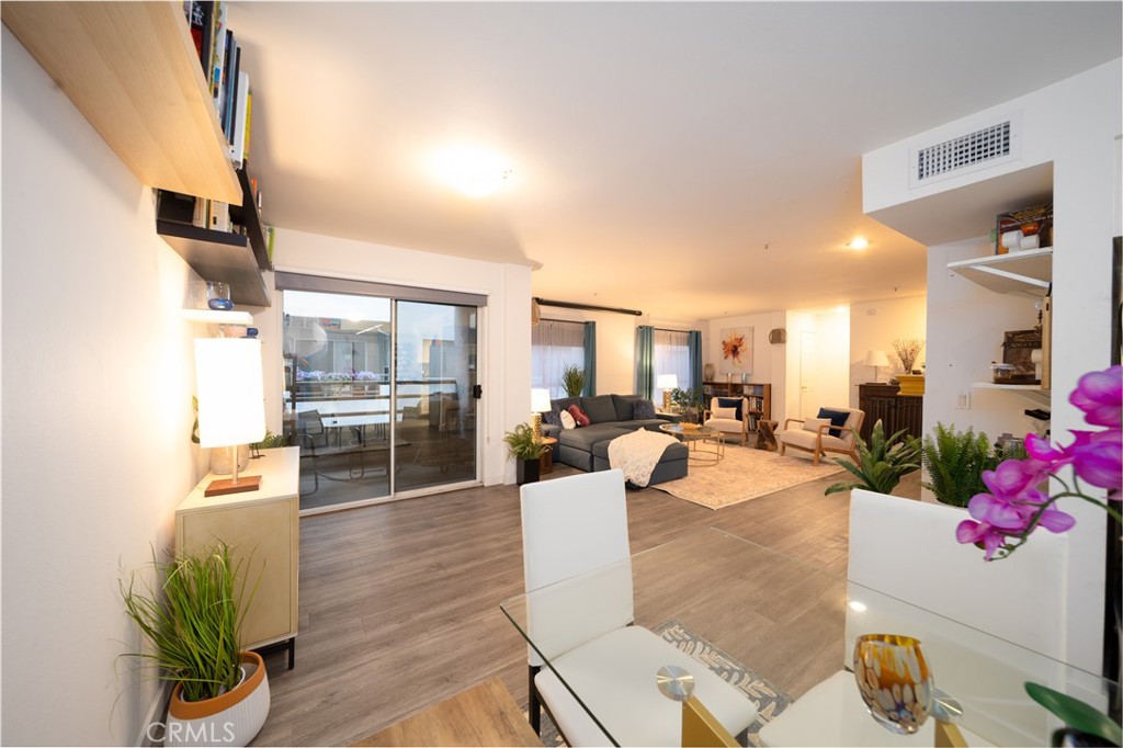 8744 Burnet 7