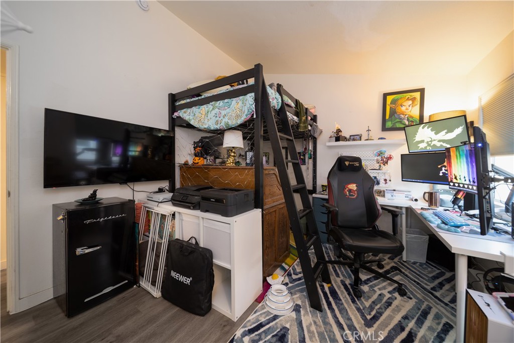 8744 Burnet 7