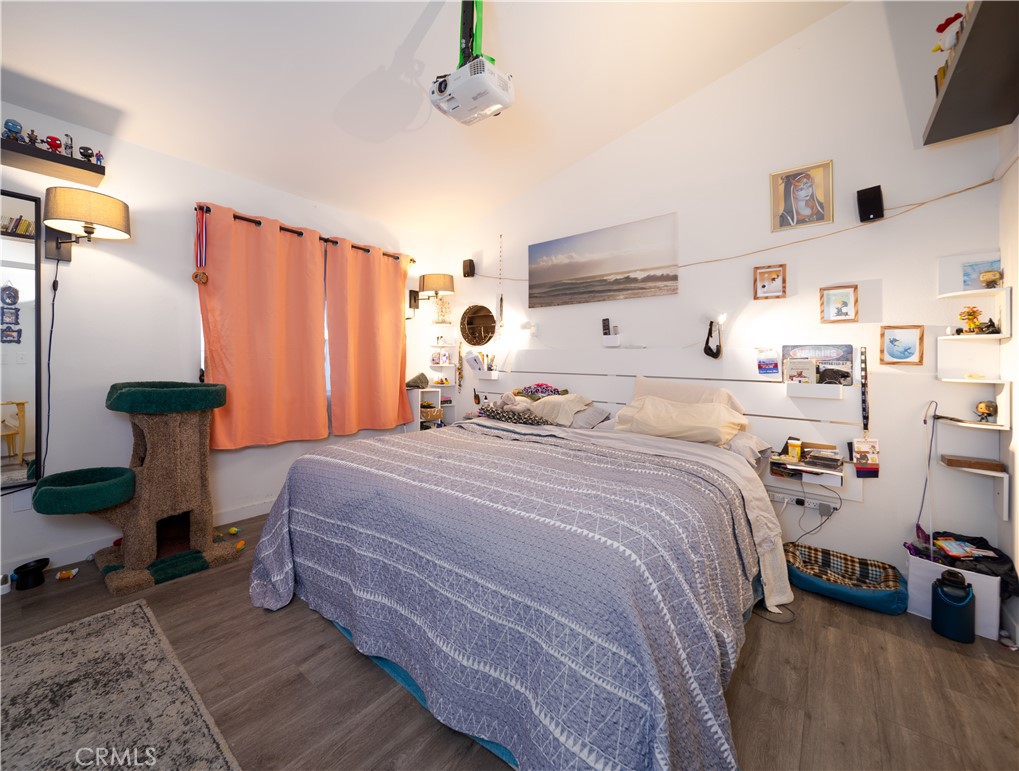 8744 Burnet 7