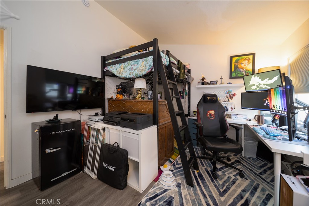 8744 Burnet 7