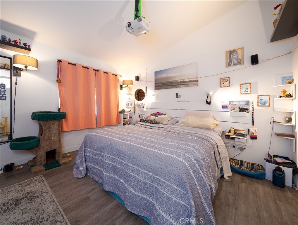 8744 Burnet 7