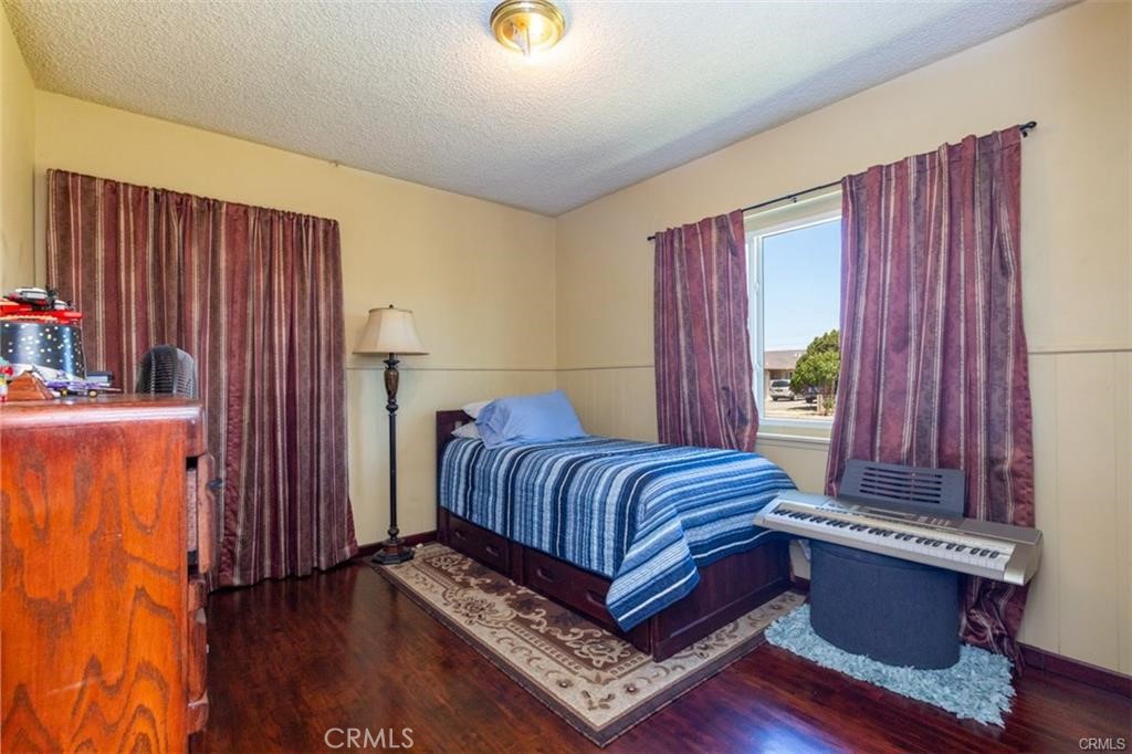 1812 E Briarvale