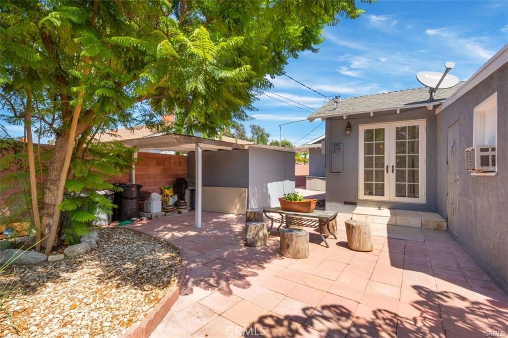 1812 E Briarvale