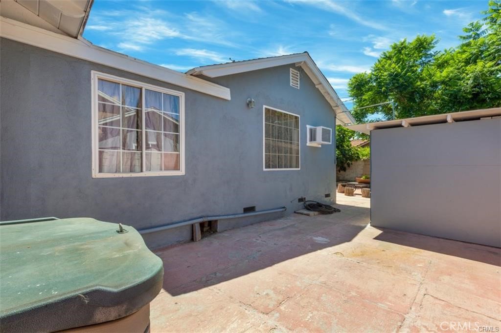 1812 E Briarvale