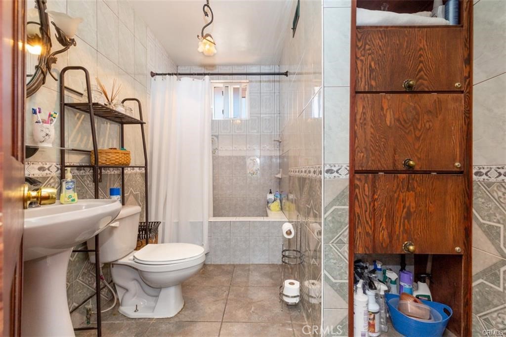 1812 E Briarvale