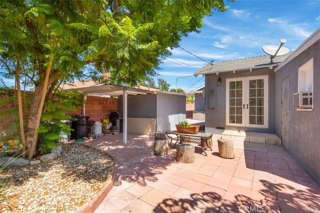 1812 E Briarvale