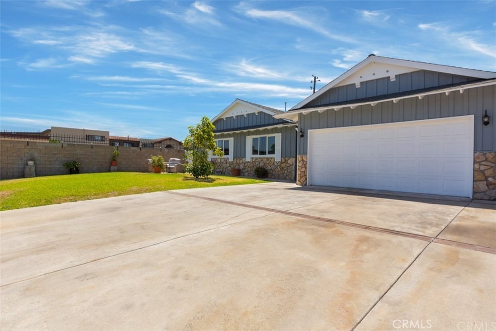 1812 E Briarvale