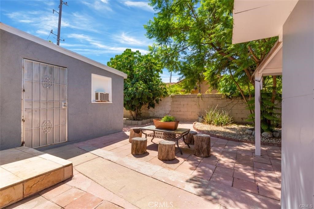1812 E Briarvale