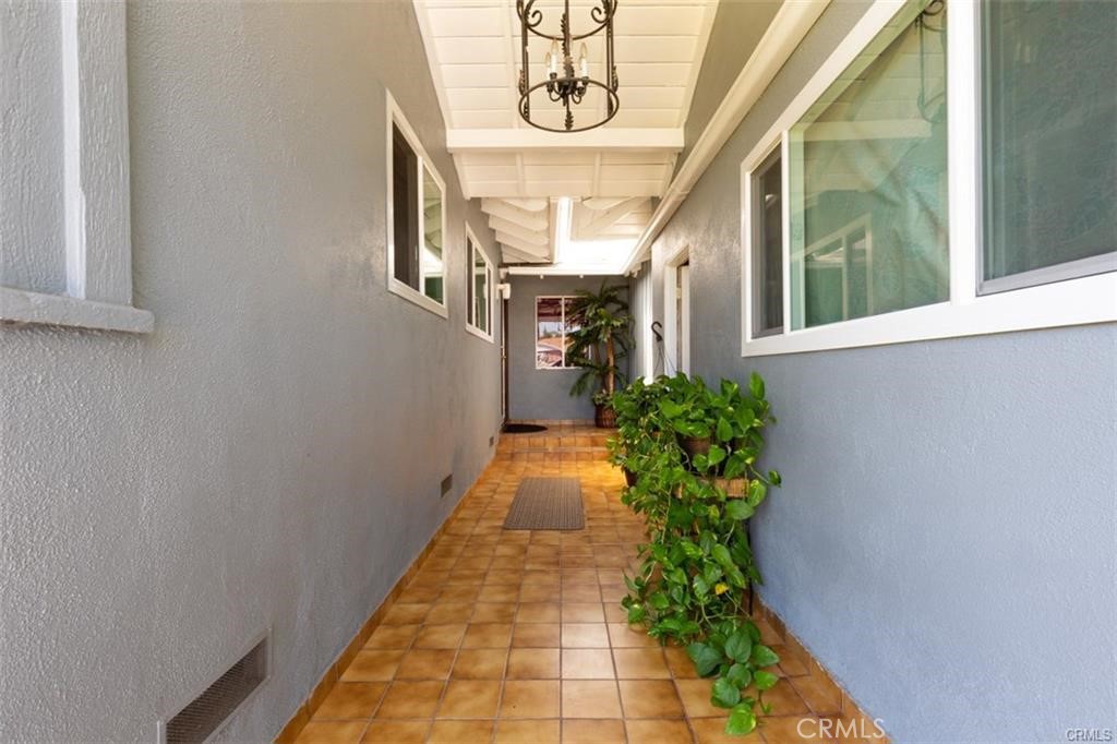 1812 E Briarvale