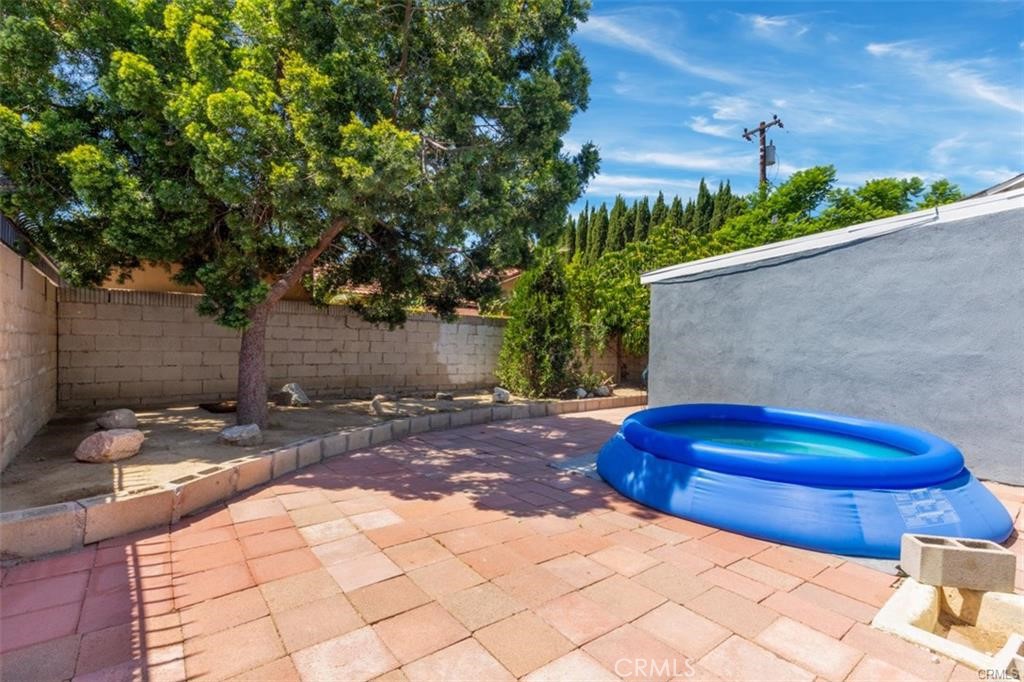 1812 E Briarvale