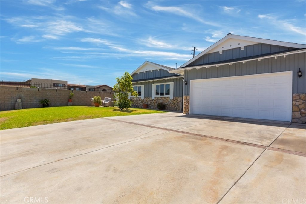1812 E Briarvale