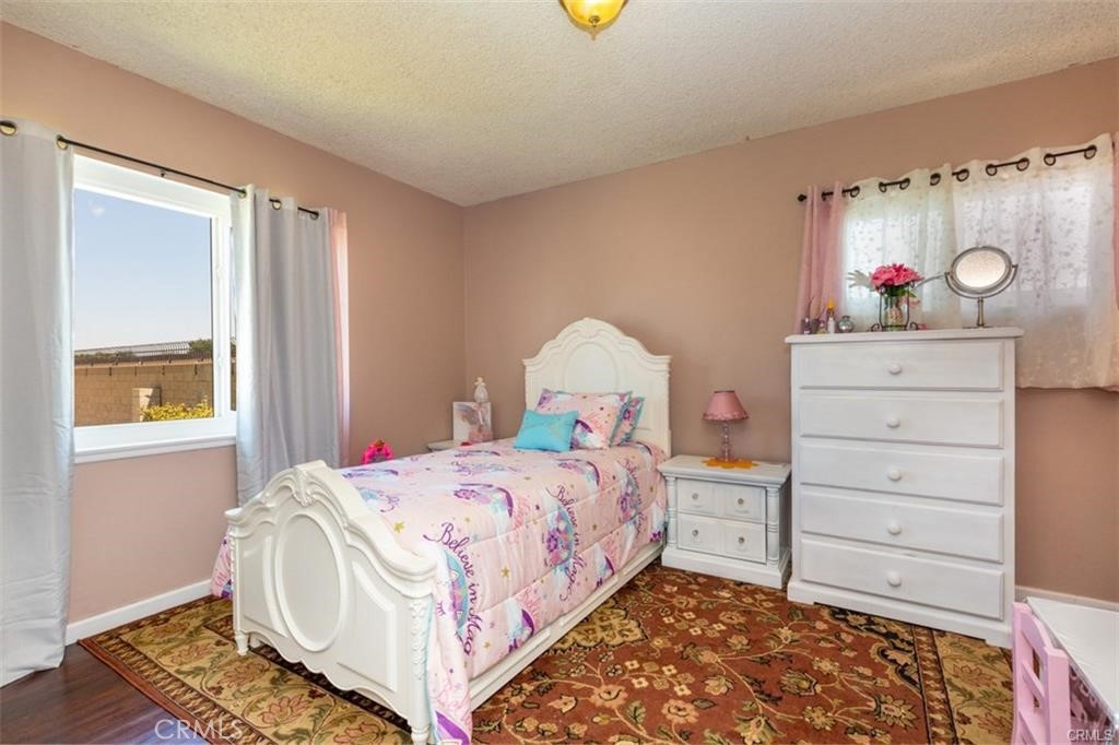 1812 E Briarvale