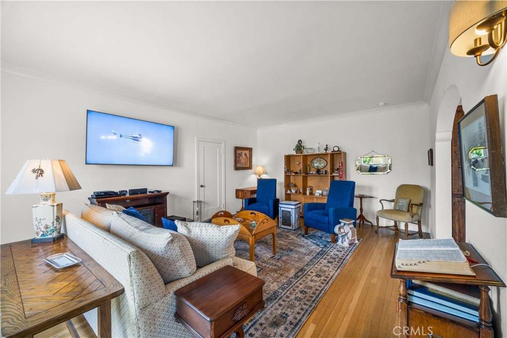 1245 S Hudson