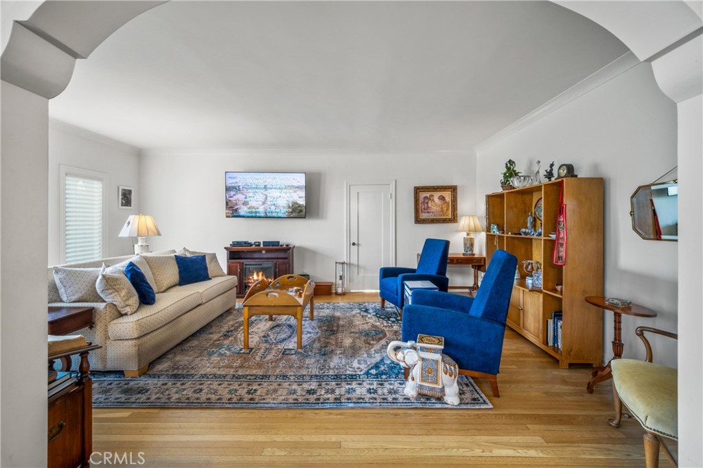 1245 S Hudson