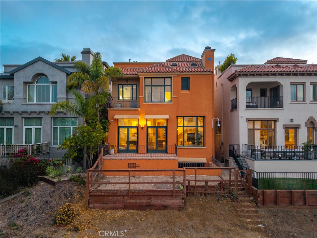 5206 Pacific Avenue