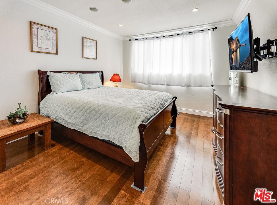 5429 Newcastle Avenue 313