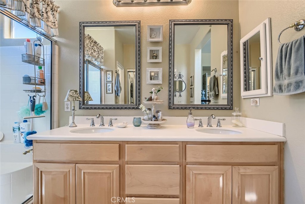 28563 Waterhole Canyon Drive