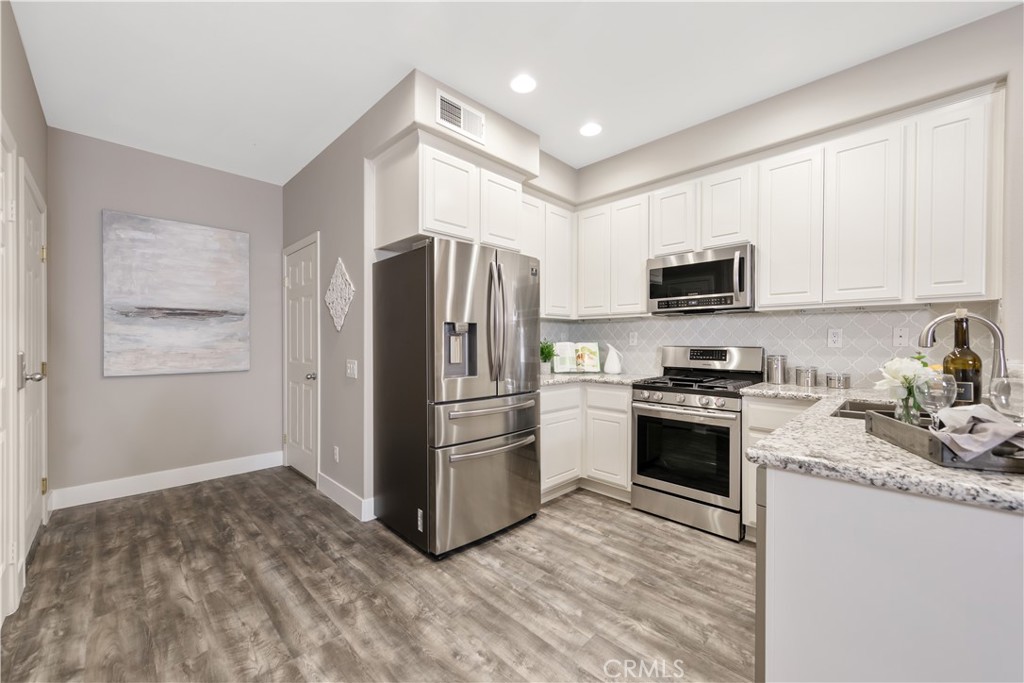 875 Poppyseed Way 403