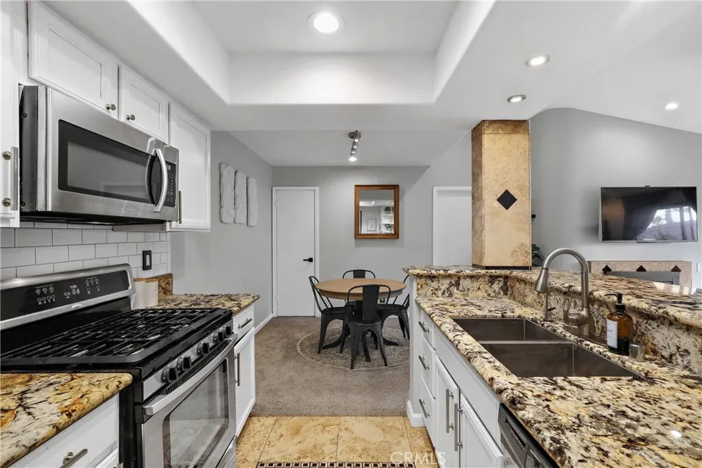 9374 Twin Trails Drive # 203